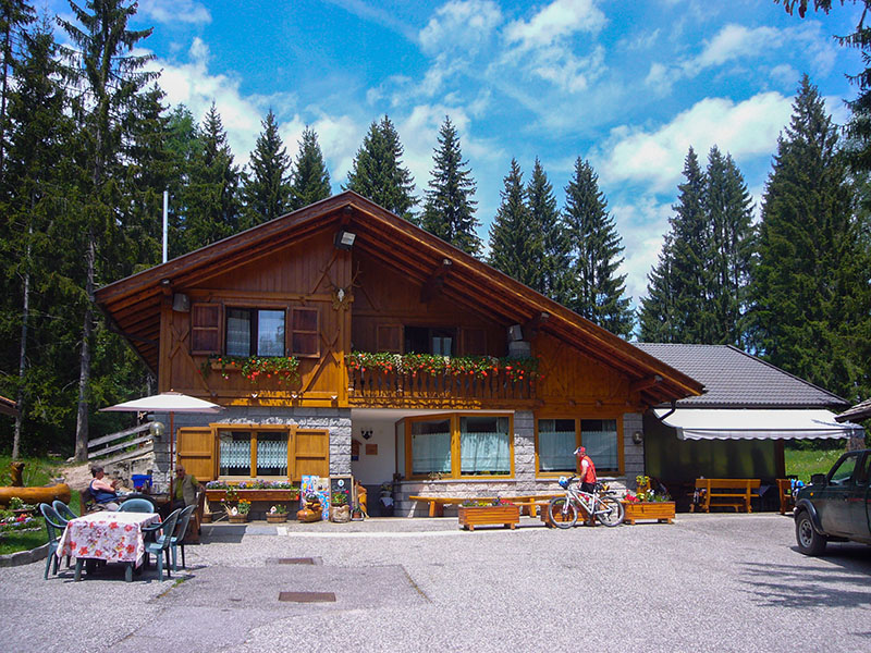 Nach langem, steilen Aufstieg in der Hitze ...