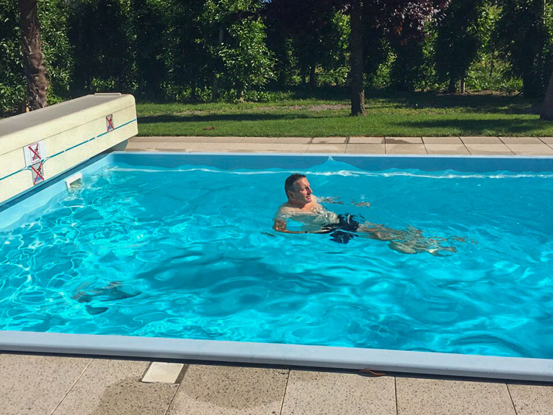 Zur&uuml;ck in Kaltern k&uuml;hlen wir uns erstmal ab