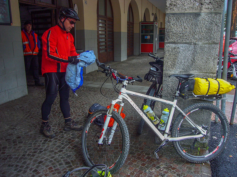 Ankunft auf dem Brenner: Es regnet immer noch, aber nicht mehr so stark