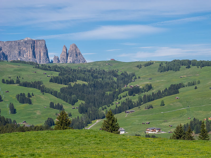 Hinter den Bergspitzen m&uuml;ssen wir ins Eisacktal hinunter