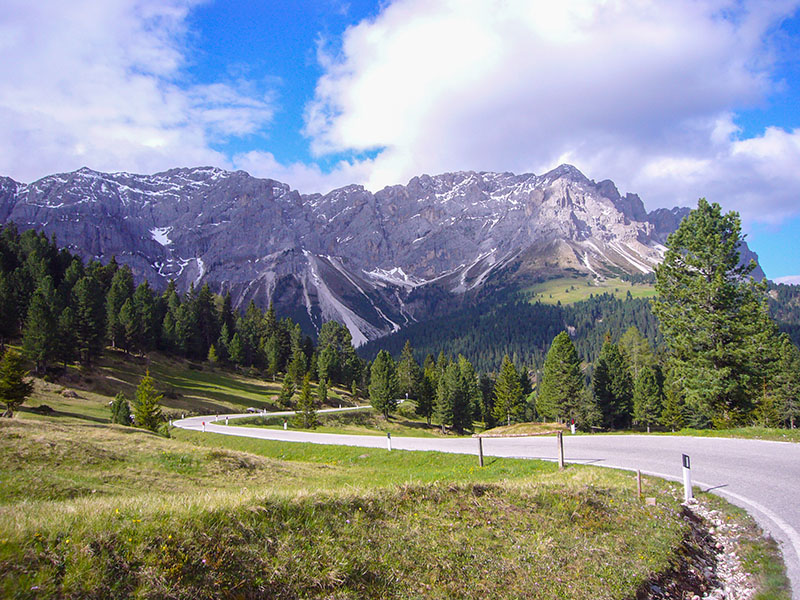 Sch&ouml;ne leere Stra&szlig;e ...