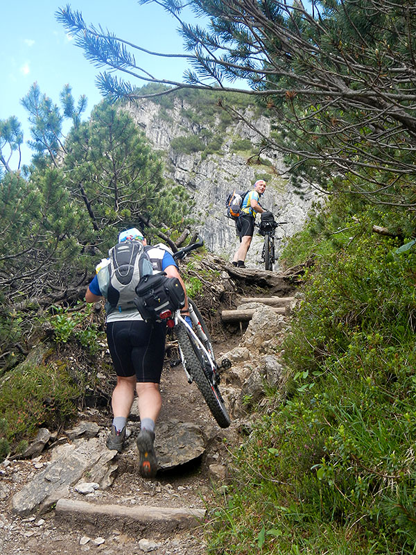 ... sein Bike zu tragen