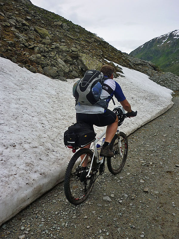 Trotz der Schneereste am Wegesrand ...