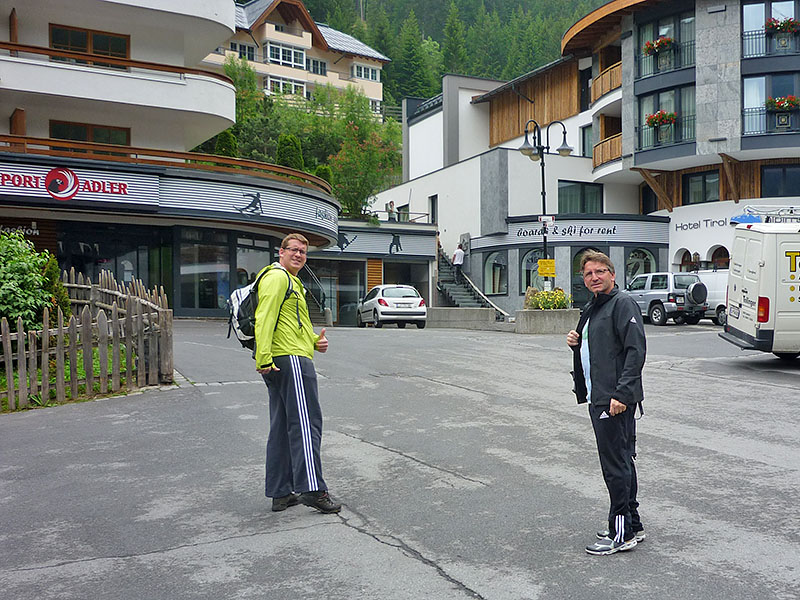 In einer Regenpause marschieren wir in die Sauna und beschlie&szlig;en dort den Tag