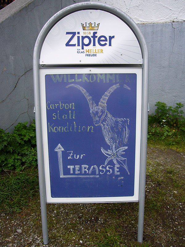 Die Steinb&ouml;cke aus Graub&uuml;nden lassen gr&uuml;&szlig;en: "Carbon statt Kondition!"