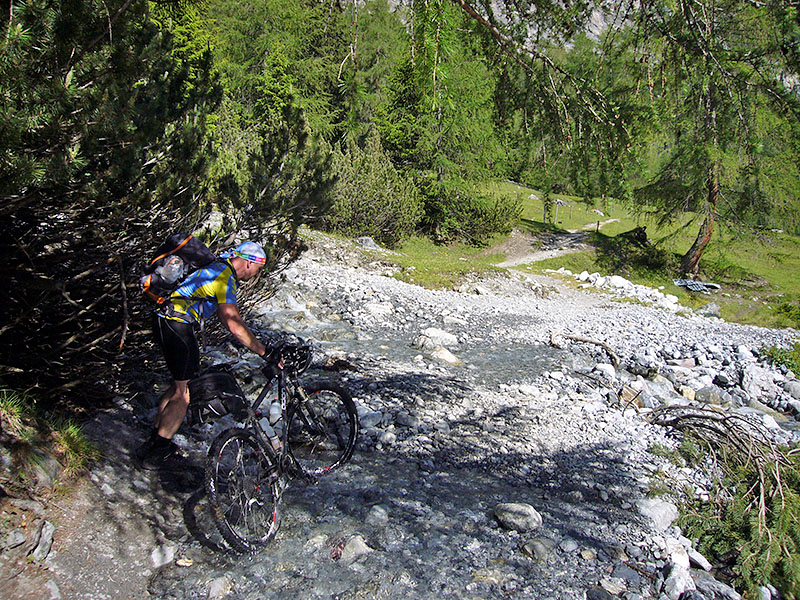 Manch ein Bach muss &uuml;berwunden werden