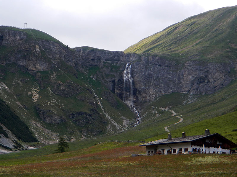 ... und verabschiedet uns ins Tal