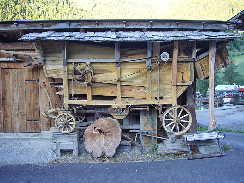 Alte Dreschmaschine