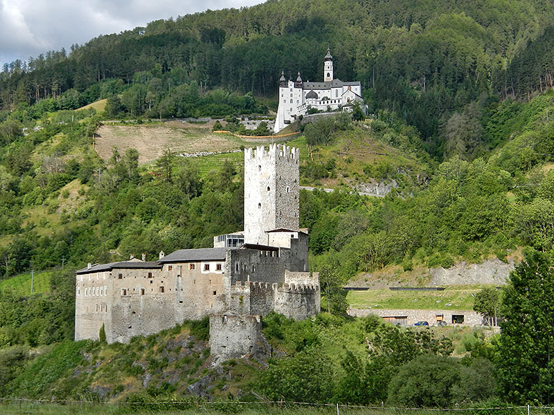Kloster und Burg