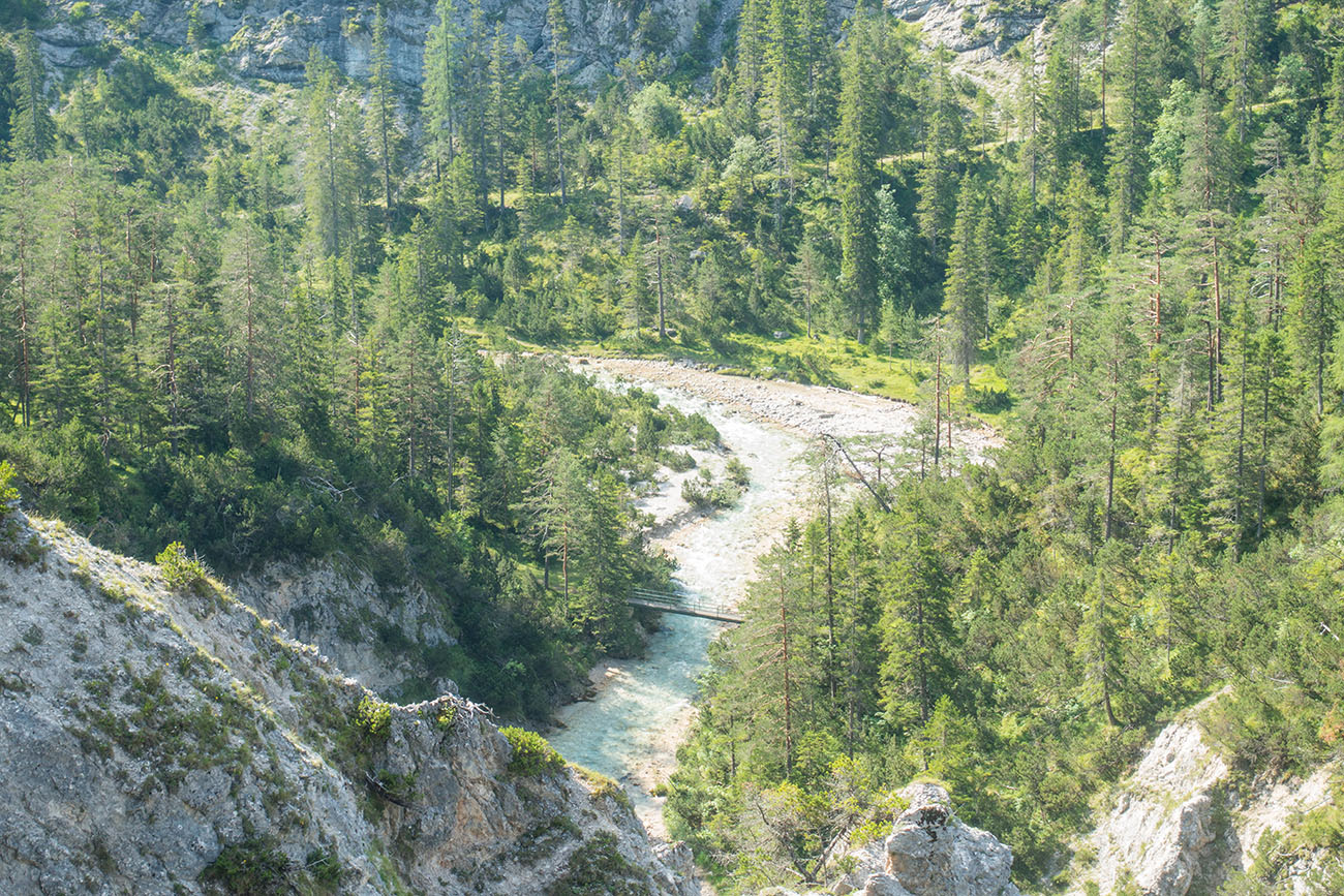 Unter uns die Isar