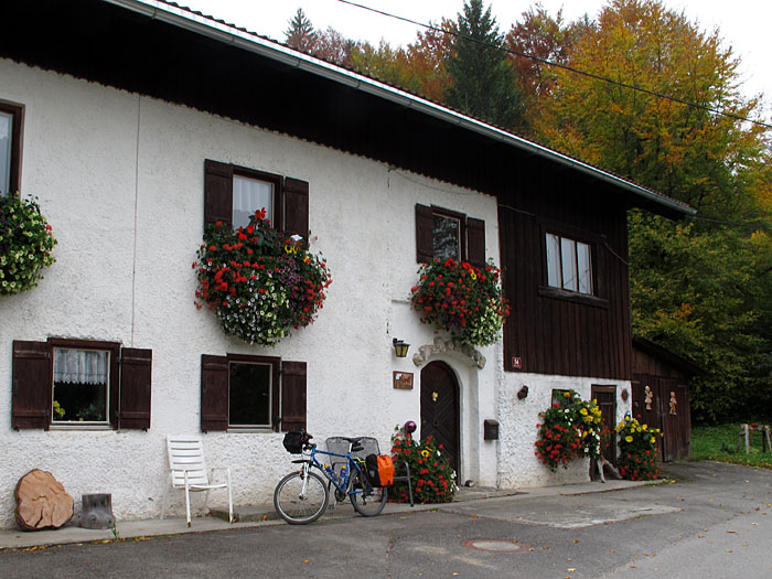 Sch&ouml;nes H&auml;uschen im Wald