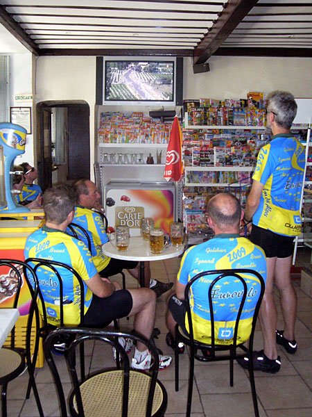 Wir schauen uns die Tour de France in der Glotze an ;-)