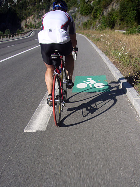 Immer schön auf dem Radweg bleiben ;-)