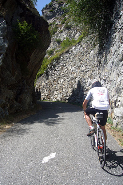 Zwischen Felsen hindurch ...