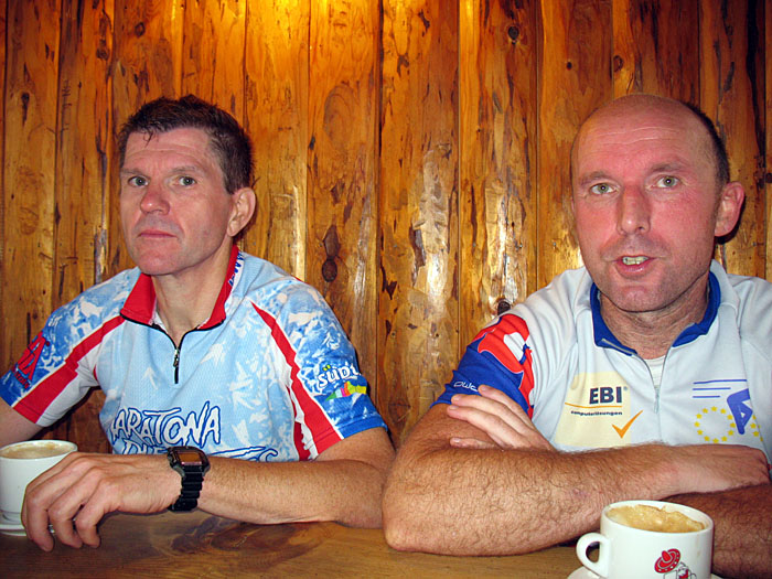 Im Restaurant auf der Passhöhe ...