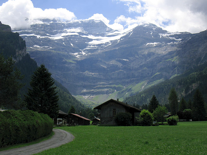 Der Schnee auf den Bergen lässt uns weiter frösteln