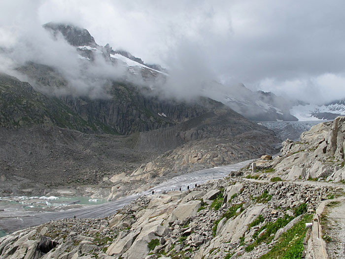 Am Rhonegletscher ...