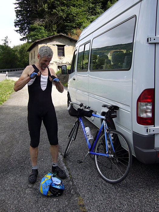 ... und nehmen von dort aus den Lukmanierpass in Angriff