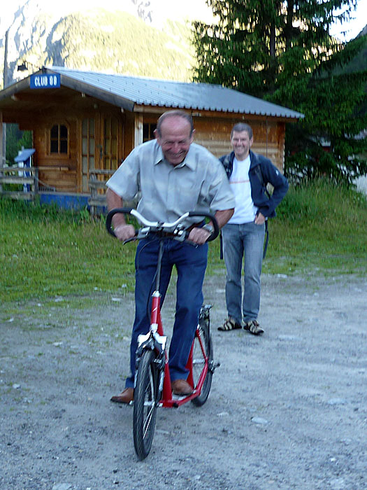 Sogar vor dem Alter macht der Schalk nicht halt ;-)