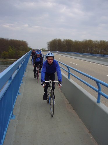 Über die Germersheimer Brücke