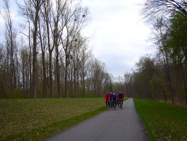 Die Sportgruppe fuhr die Tour entgegengesetzt und kam uns hier entgegen