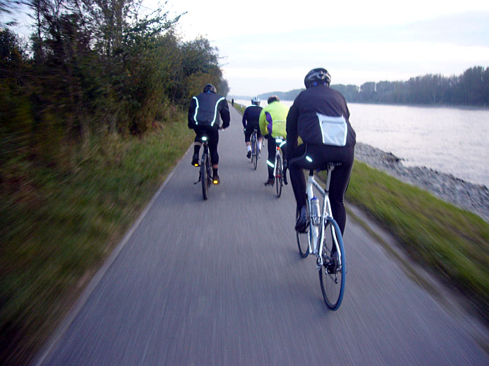 Am Rhein entlang
