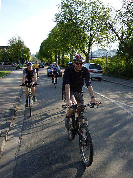 Usche und Markus mit ihren Mountainbikes