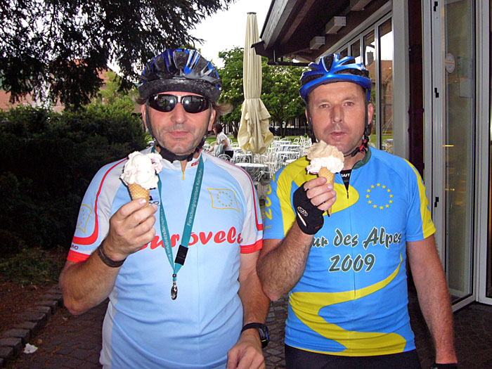 Das größere Eis ist mir ;-)