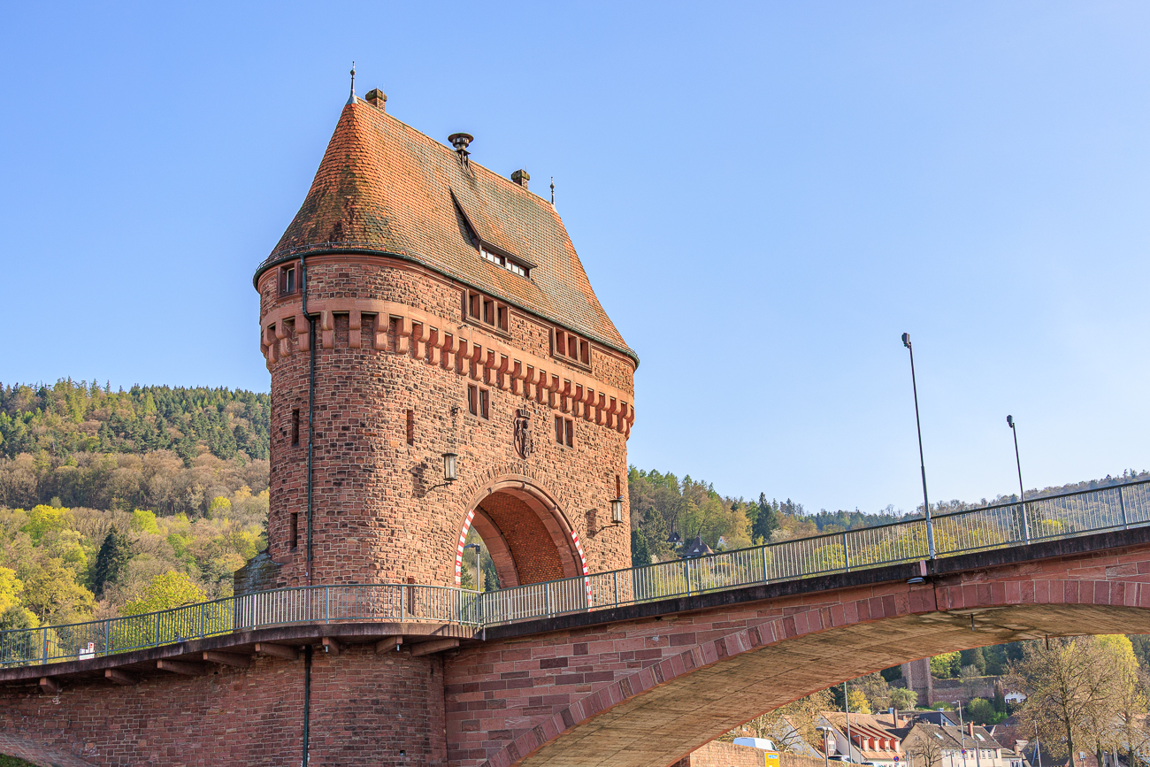 ... die historische Mainbr&uuml;cke in Miltenberg