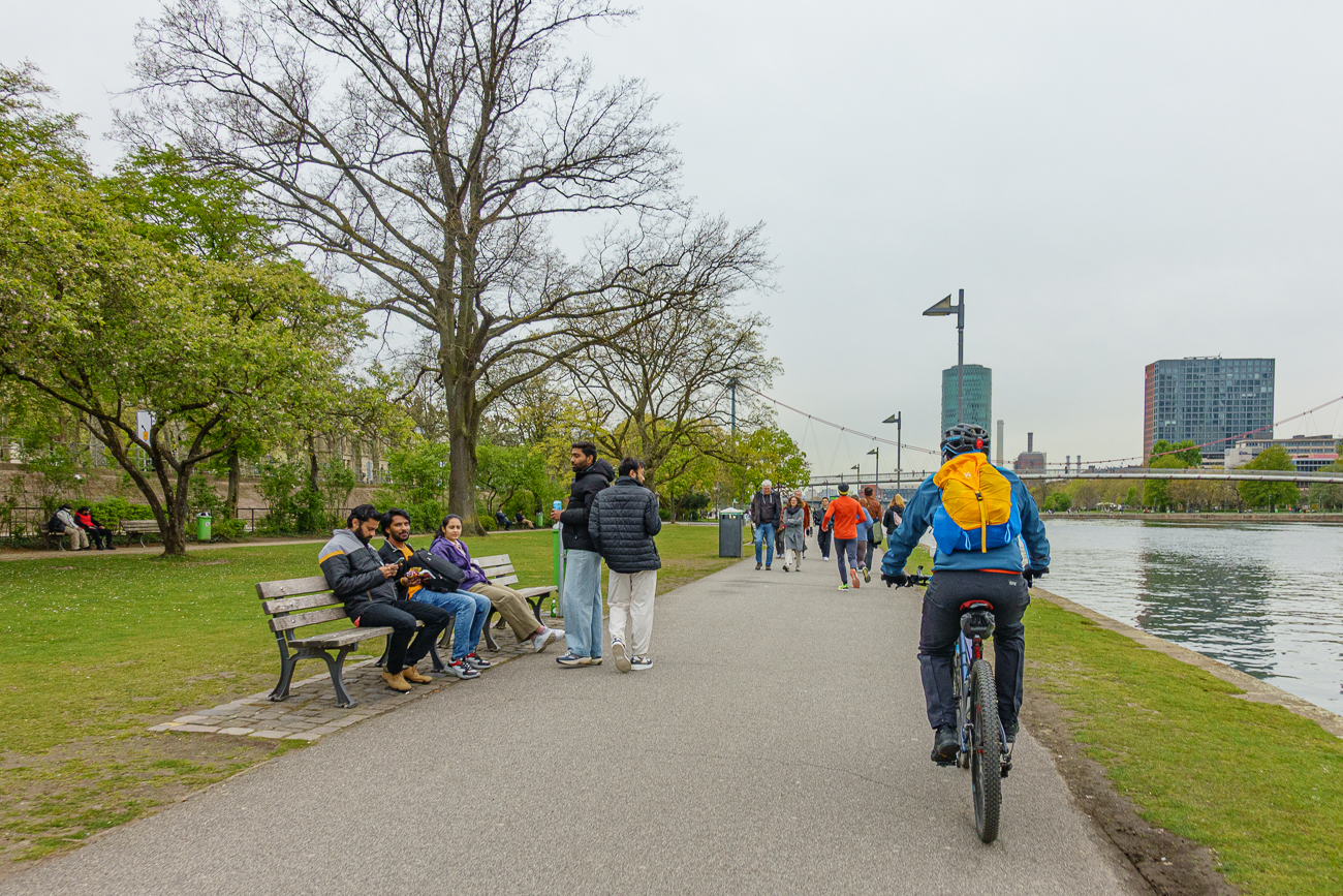 Viel los am Mainufer