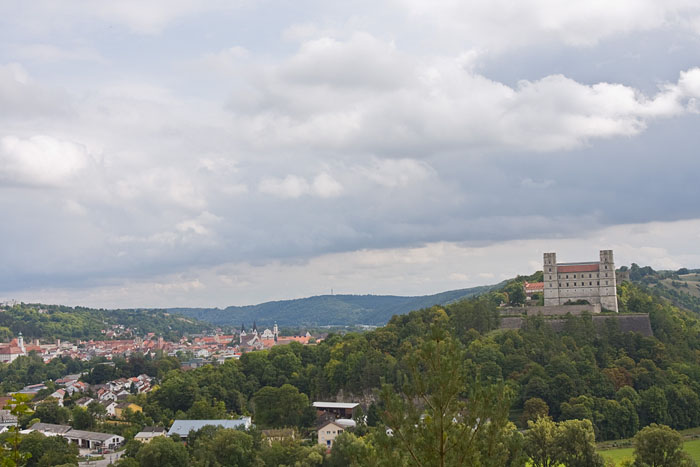 Die Willibaldsburg, das Wahrzeichen Eichstätts, thront hoch über der Stadt
