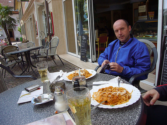 Weil es so kühl ist: Spaghetti Bolognese statt Spaghetti-Eis