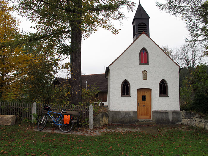 Eine der zahlreichen Kapellen am Wegesrand