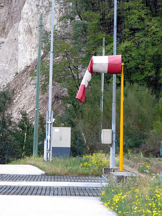 So muss ein Windsack aussehen, schlaff und regungslos ;-)