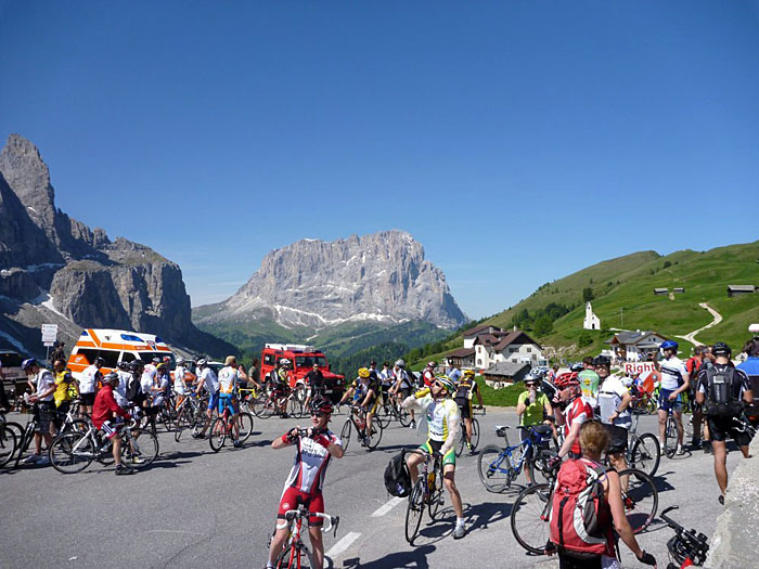Kurze Verschnaufpause auf dem Passo Campolongo …