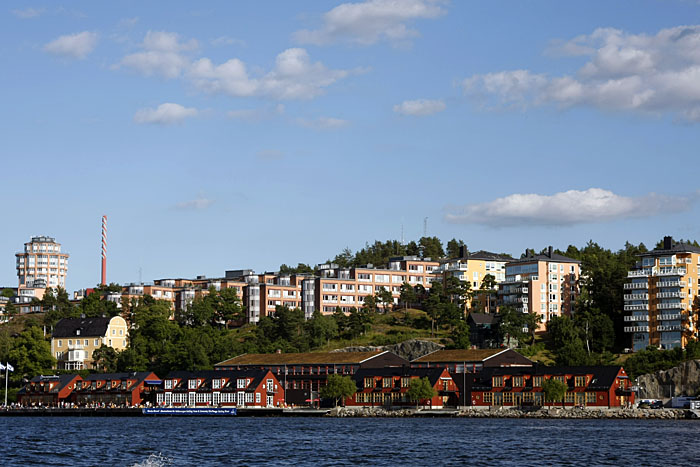 Traditionelle Häuser und moderne Wohnblocks