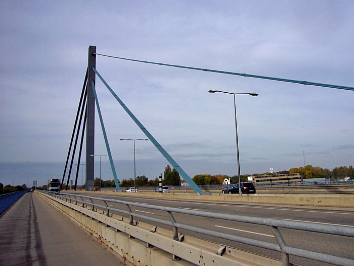 Auf der Karlsruher Rheinbrücke