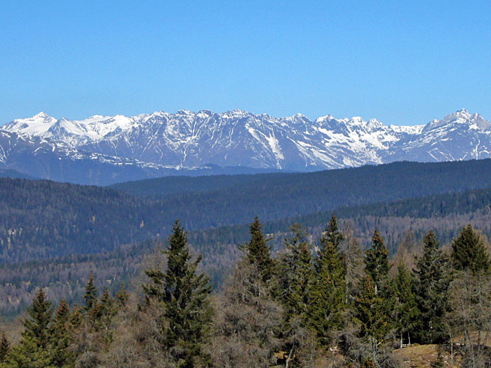 ... mit dem Blick auf die schöne Bergwelt
