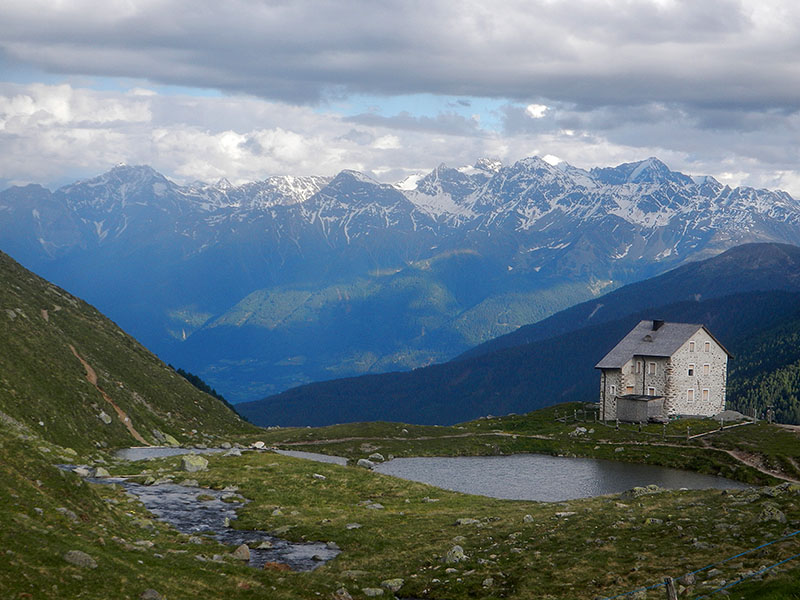 Bei der Sesvenna Hütte (die Hütte ist weiter rechts und nicht auf dem Bild)