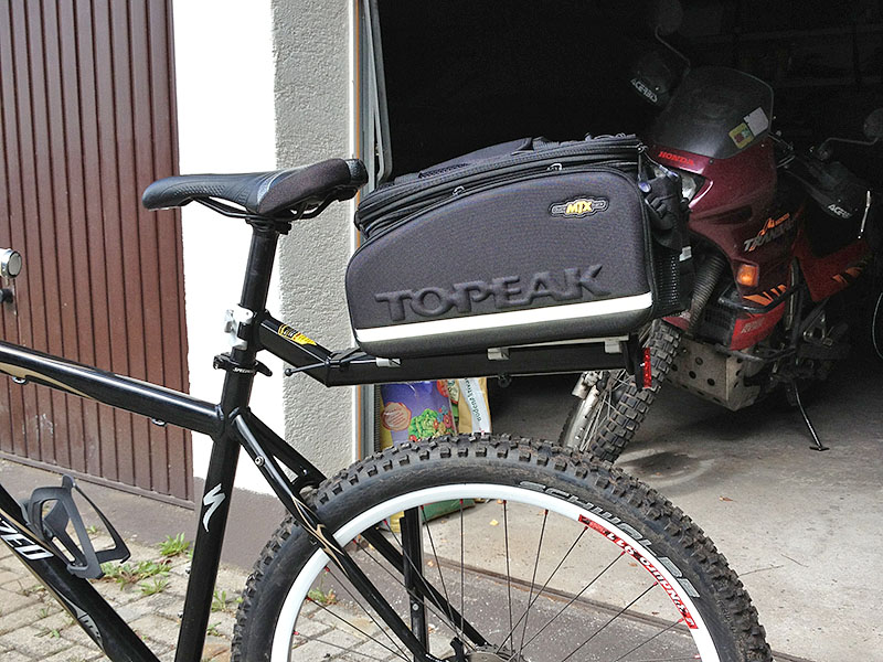 Darauf wird die zugehörige Tasche befestigt