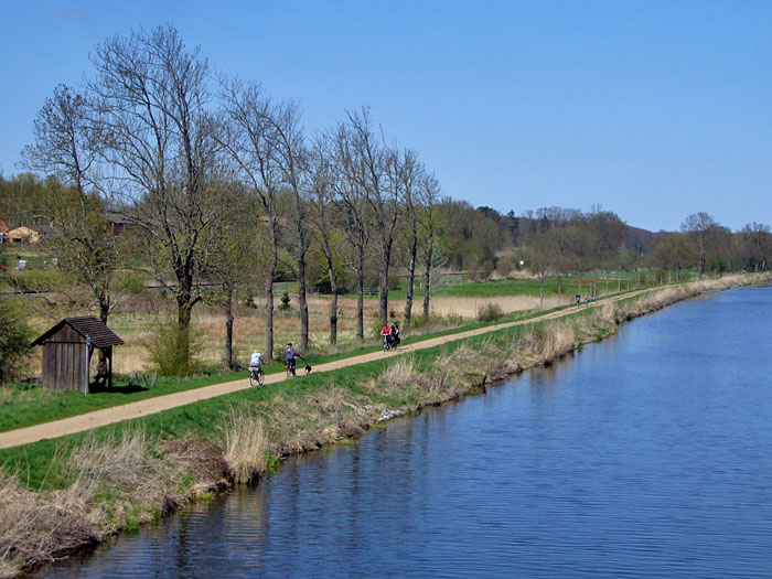 ... erreichen wir den Elbe-Lübeck-Kanal ...