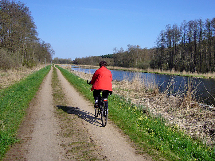 Der Elbe-Lübeck-Kanal begleitet unsere Tour bis zum Ziel