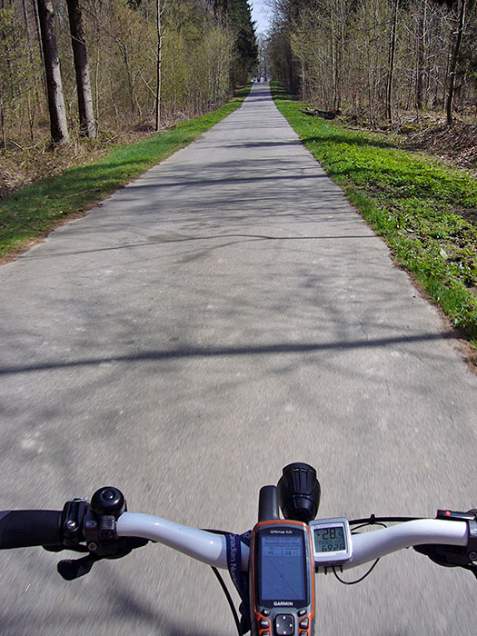 Asphaltstraßen führen ewig geradeaus ...