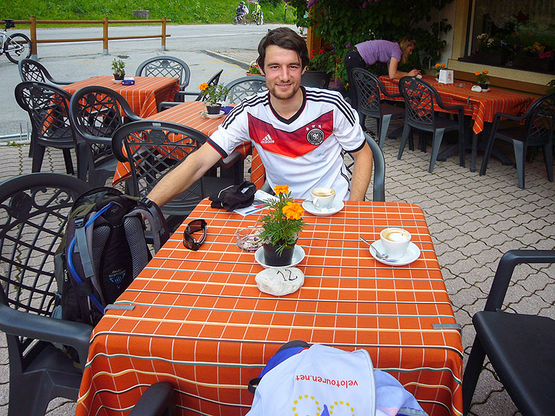 Ein gemütlicher Cappu auf dem Campolongo