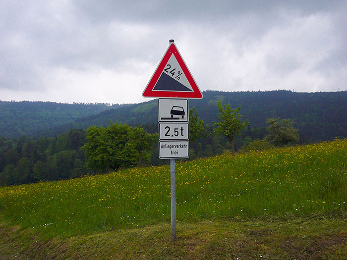 ... kommen wir zum Glück von der richtigen Seite ;-)