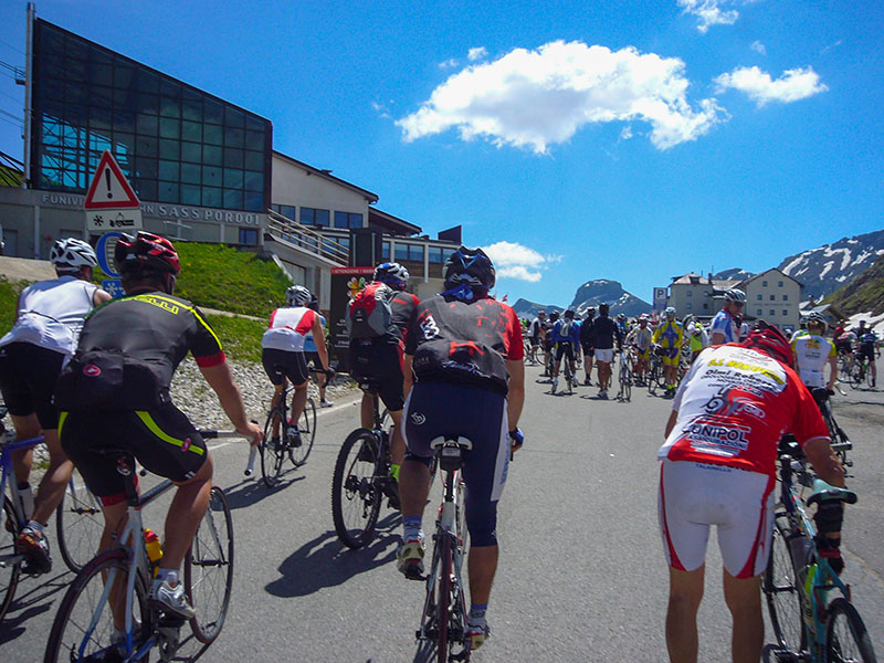 Auf dem Passo Pordoi gibt es wieder Gedränge