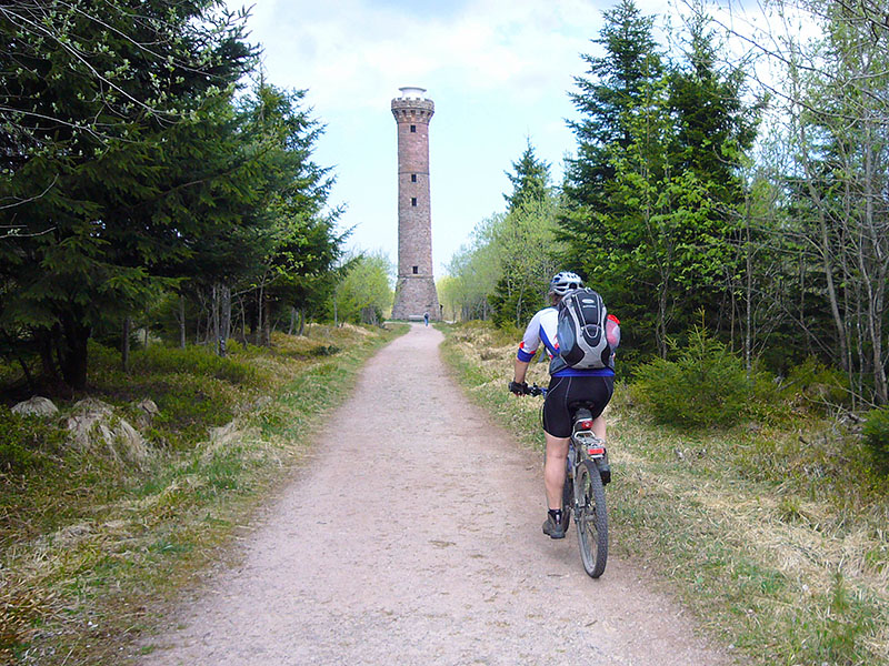 Am Kaiser-Wilhelm-Turm auf dem Hohloh
