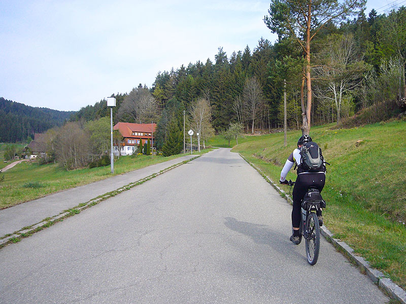 Kaltstart am Morgen, steiler Weg zum Windkapf