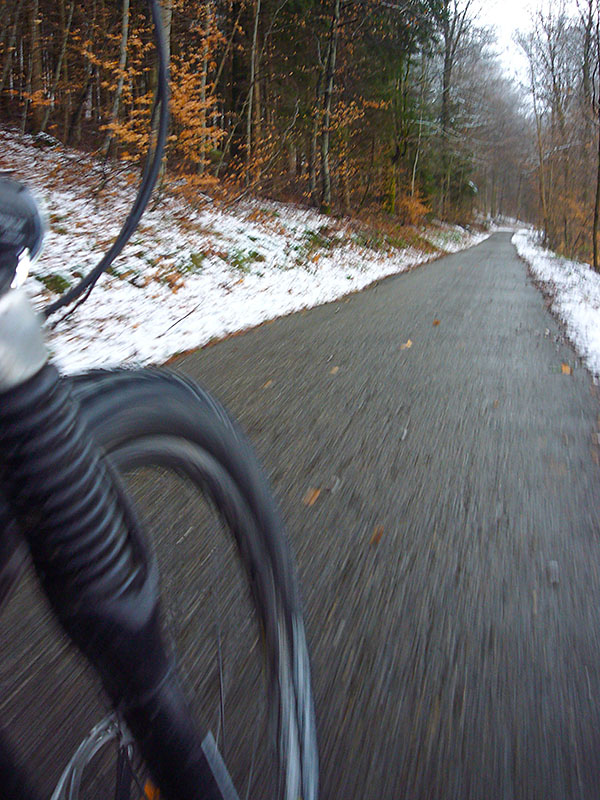Auf dem ersten Stück war der Weg noch schneefrei ...