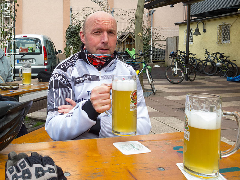 Im Ettlinger Vogelbräu ...